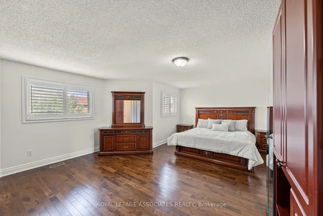 Additional image 21 of 47 Whiteway Crt
