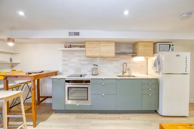 Additional image 35 of 32 Bartlett Ave