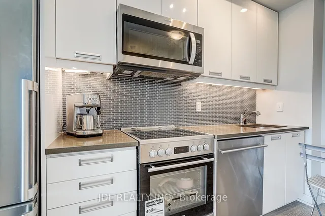 Additional image 11 of 99 John St Unit 3702