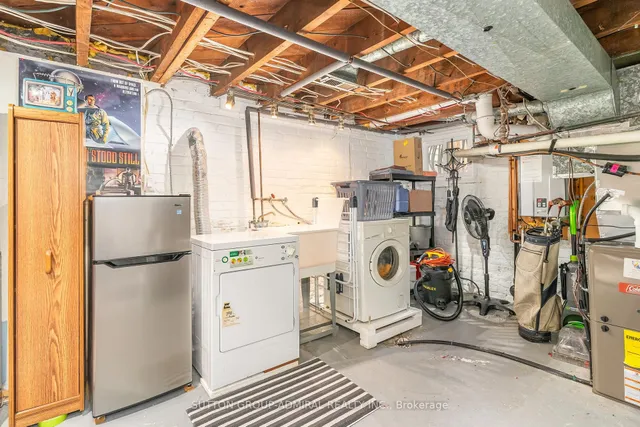 Additional image 18 of 85 Newmarket Ave