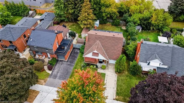 Additional image 43 of 48 East Ave