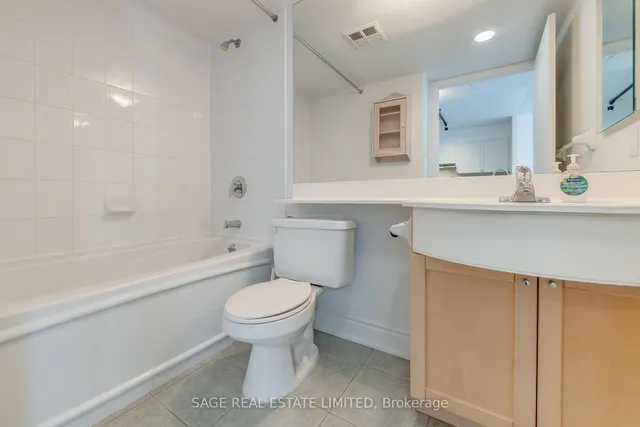 Additional image 23 of 600 Queens Quay Unit 531