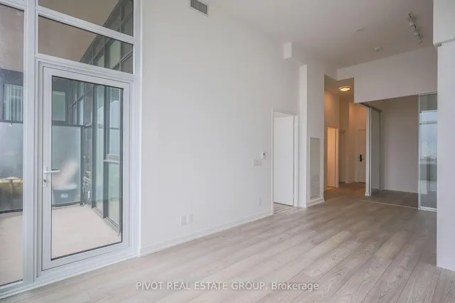 Additional image 5 of 285 Dufferin St Unit 715