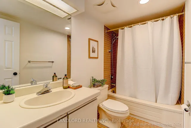 Additional image 17 of 360 Bloor St Unit 207