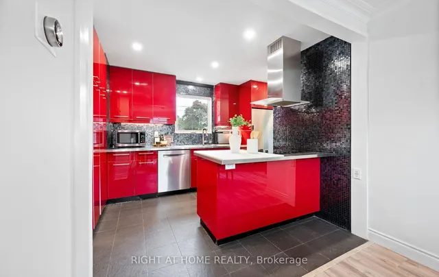 Additional image 16 of 10 Lady York Ave