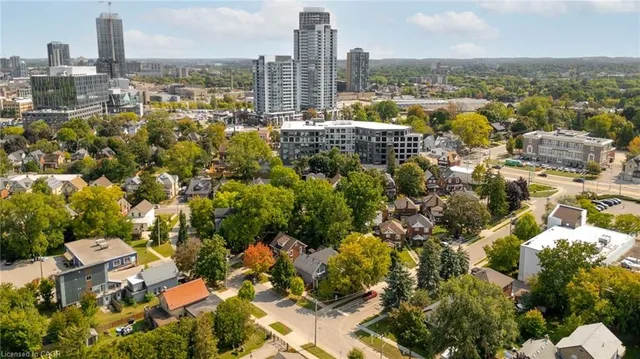 Additional image 36 of 31 Andrew St