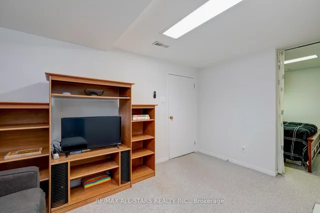 Additional image 29 of 8A Ruthven Pl