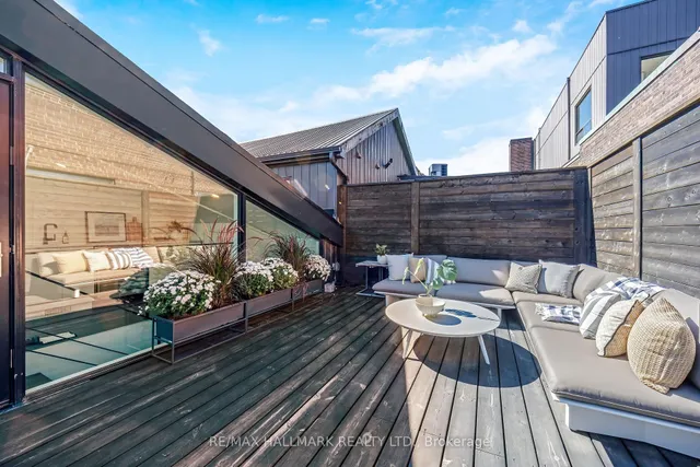 Additional image 30 of 326 Carlaw Ave Unit 102