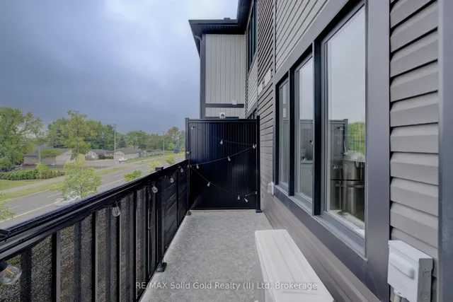 Additional image 27 of 160 Rochefort St Unit A4