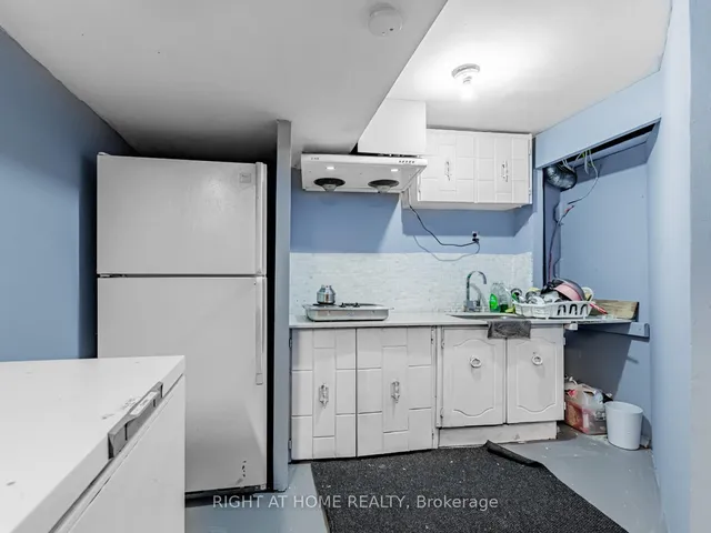 Additional image 28 of 71 Satchell Blvd