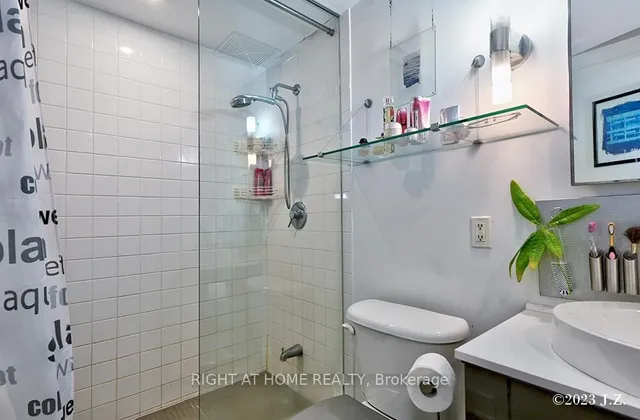 Additional image 19 of 637 Lake Shore Blvd Unit 217