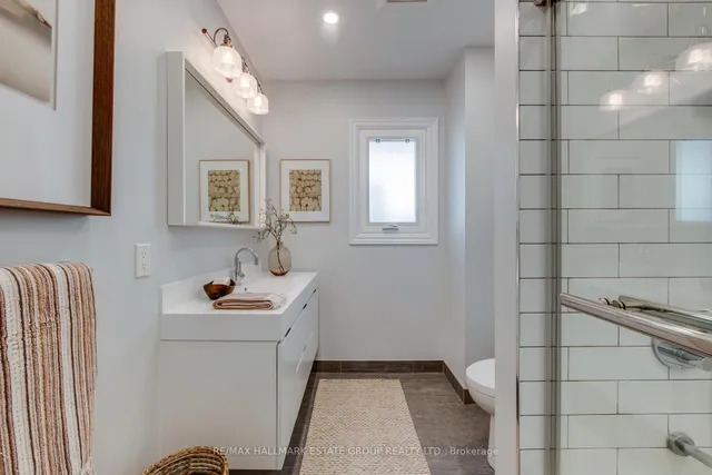 Additional image 25 of 23 Caroline Ave