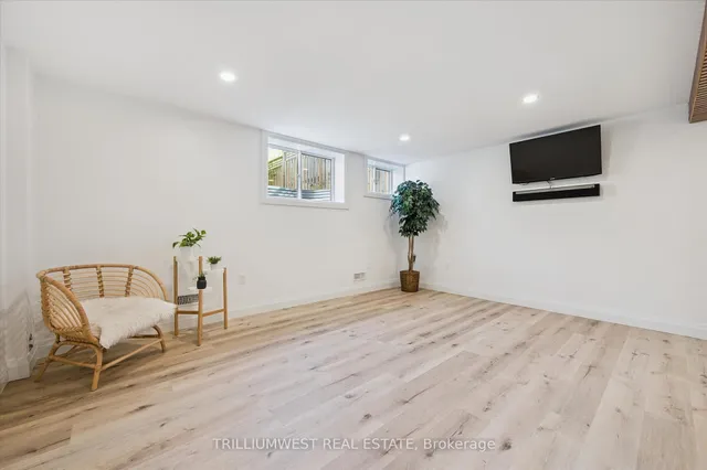 Additional image 25 of 25 Sandybay Ave