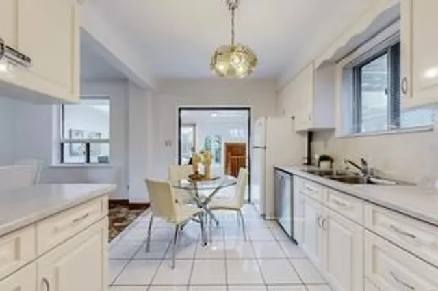 Additional image 13 of 67 Holland Park Ave