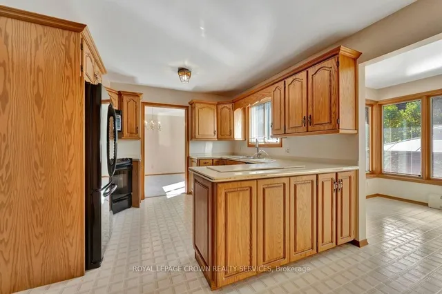 Additional image 13 of 73 Champlain Cres