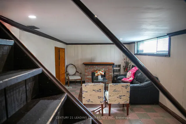 Additional image 20 of 10 Yvonne Ave