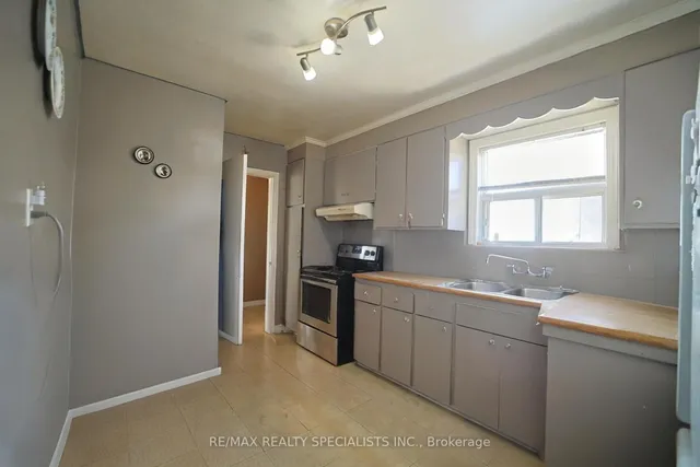Additional image 11 of 127 Flora Dr