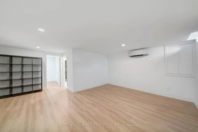 Additional image 23 of 15 Coach Liteway