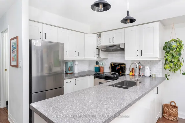 Additional image 6 of 34 Western Battery Rd Unit 413