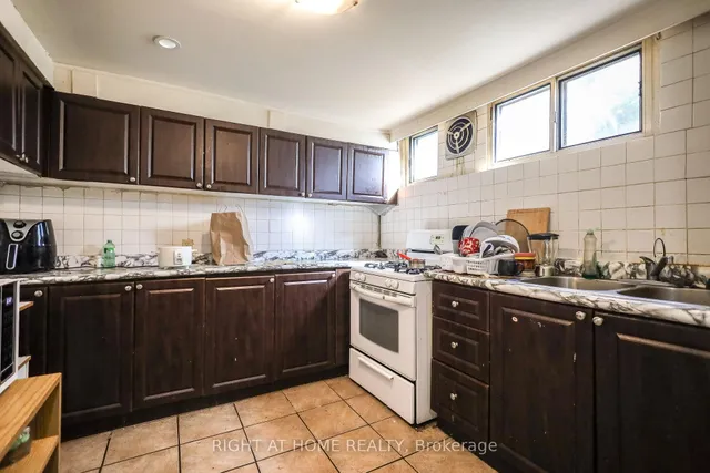 Additional image 26 of 3261 Lawrence Ave