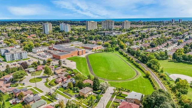 Additional image 17 of 2466 Eglinton Ave Unit 707