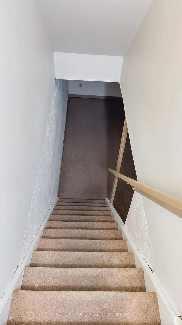 Additional image 39 of 160 Jansen Ave Unit 32