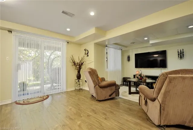 Additional image 30 of 8 Brandy Cres