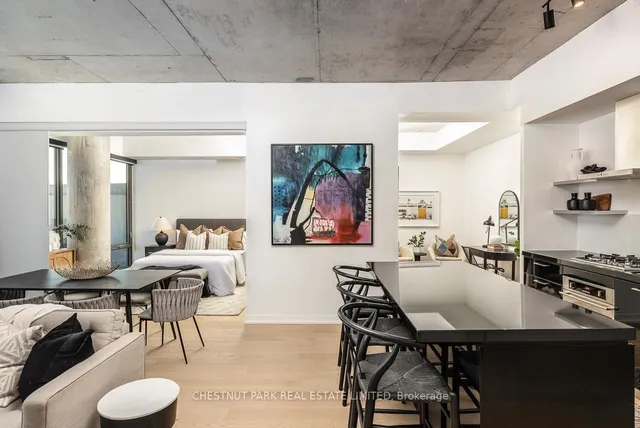 Additional image 15 of 560 King St Unit 1014