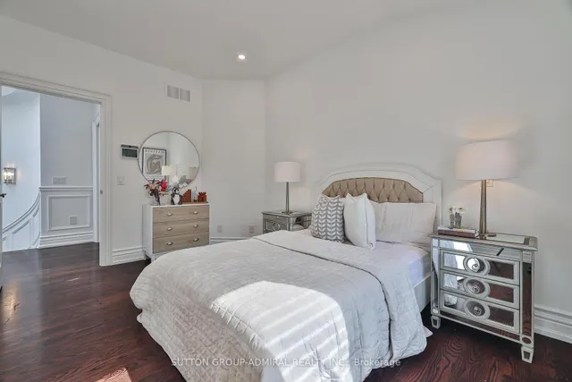 Additional image 30 of 453 Glengrove Ave