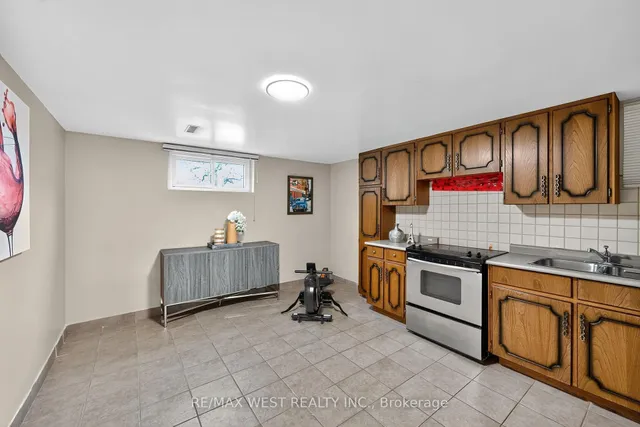Additional image 38 of 43 St Georges Blvd