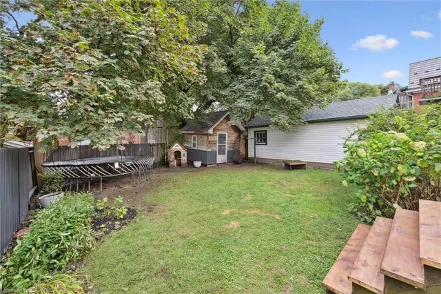 Additional image 29 of 100 Dekay St