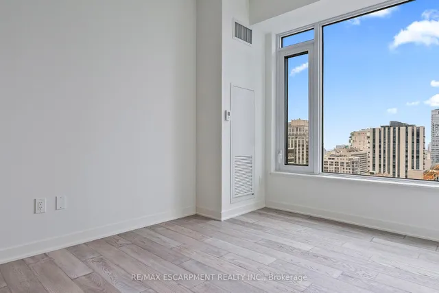 Additional image 16 of 11 Yorkville Ave Unit 2113