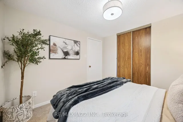 Additional image 33 of 14 Grover Dr