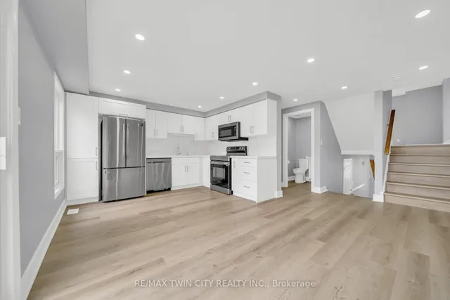 Additional image 9 of 698 Activa Ave