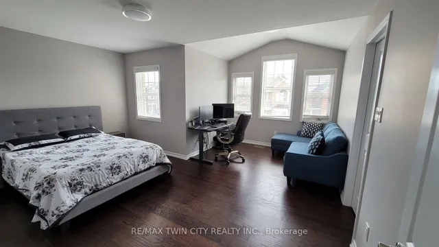 Additional image 26 of 231 Grovehill Cres