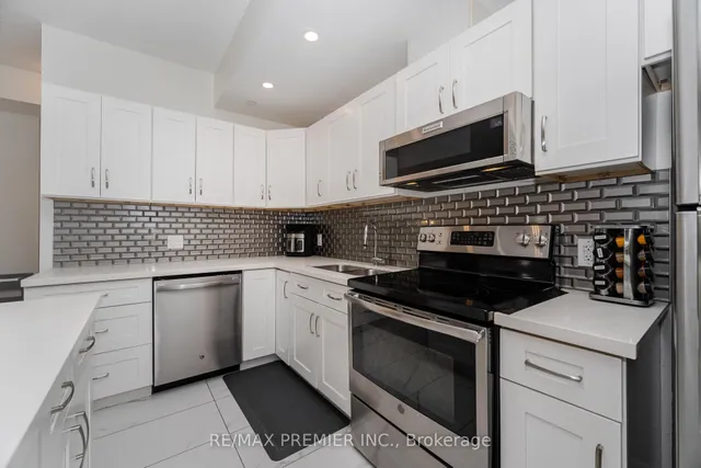 Additional image 12 of 2800 KEELE St Unit TH 107