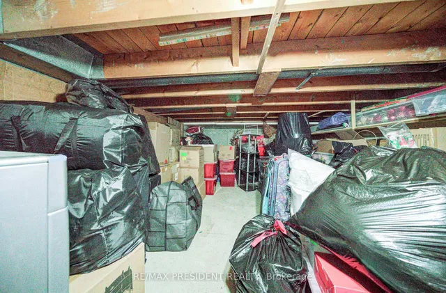 Additional image 42 of 74 Bloomington Cres