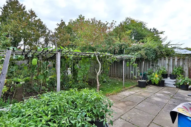 Additional image 3 of 72 Bushmills Sq