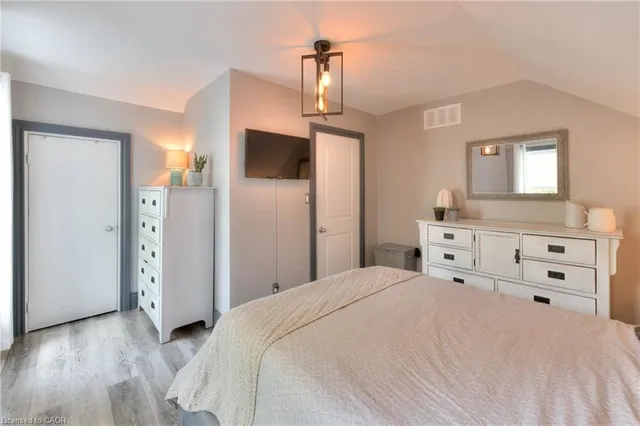 Additional image 21 of 31 Andrew St