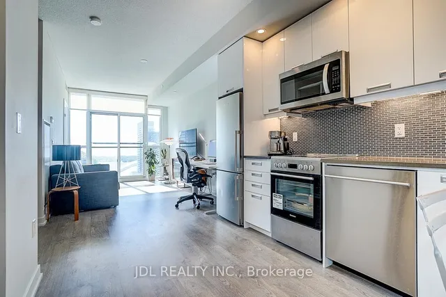 Additional image 13 of 99 John St Unit 3702