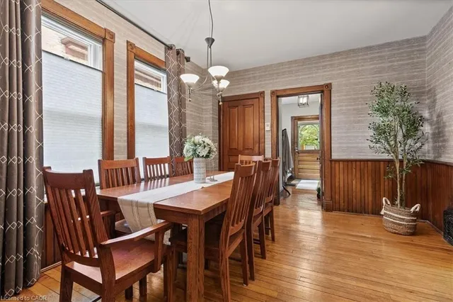 Additional image 16 of 19 Richmond Ave