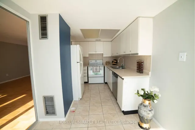 Additional image 10 of 10 Markbrook Lane Unit 404