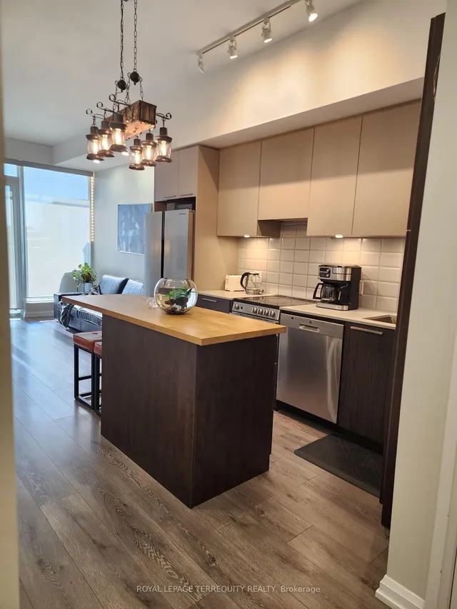 Additional image 6 of 4208 Dundas St Unit 610