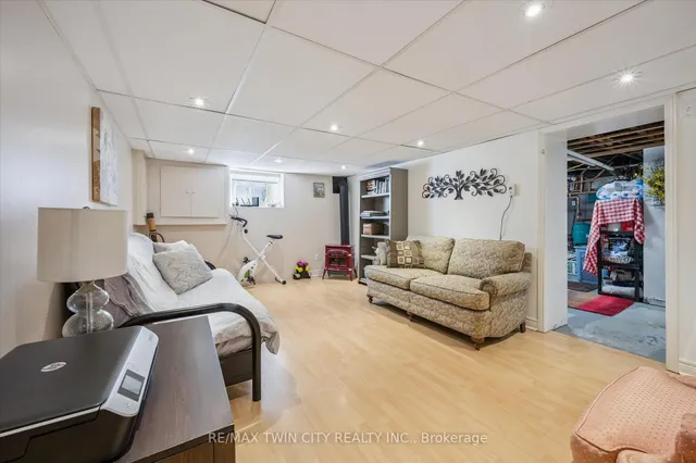 Additional image 31 of 45 Samuel St