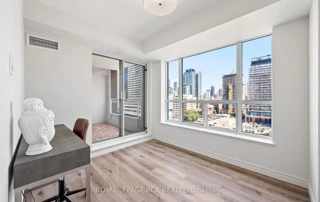 Additional image 17 of 887 Bay St Unit 1412