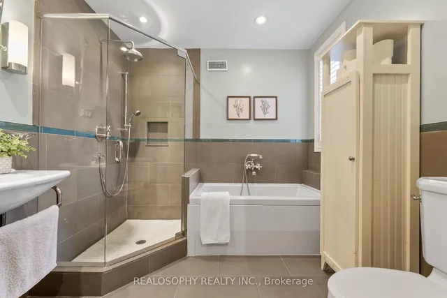 Additional image 17 of 299 Pape Ave