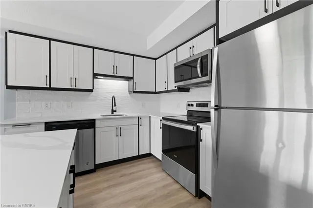 Additional image 12 of 160 Rochefort Street St Unit A17