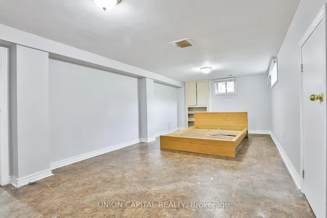 Additional image 24 of 38 Claver Ave