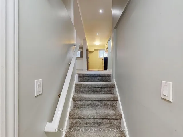 Additional image 29 of 187 Broken Oak Cres