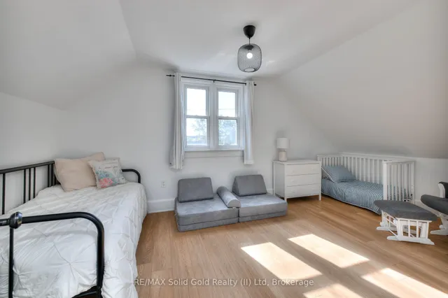 Additional image 26 of 33 Bloomingdale Rd